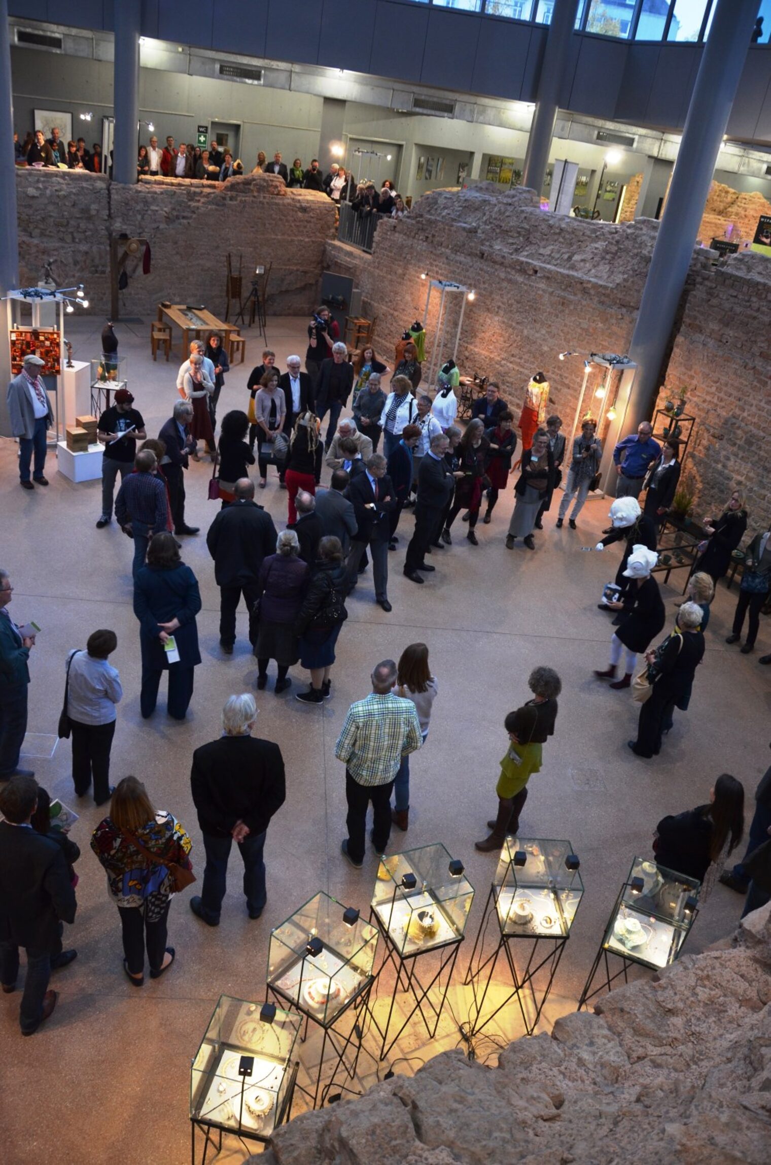 Vernissage der Werkform-Jahresausstellung - 09. Oktober 2015 - Trierer Viemarktthermen - Bilder: Constanze Knaack-Schweigstill