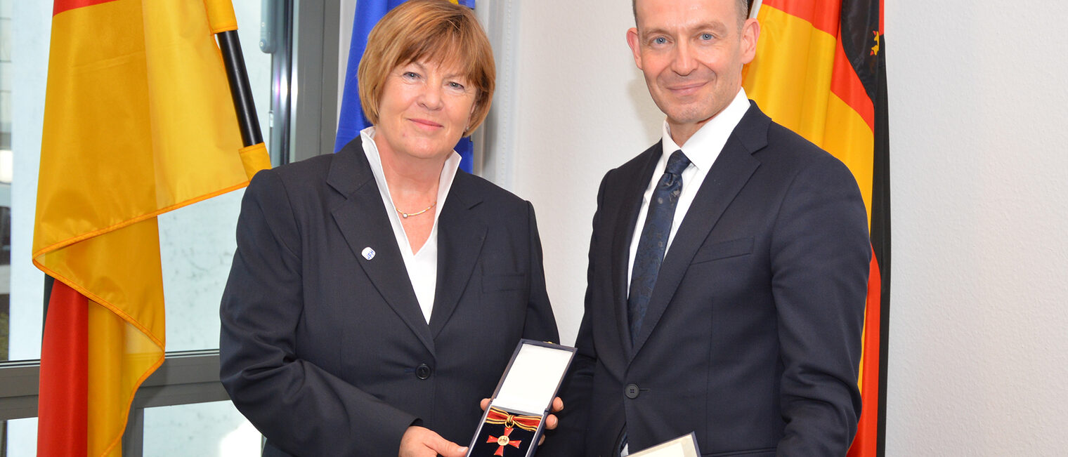 Bundesverdienstkreuz Eugenie Mueller (3) kleiner