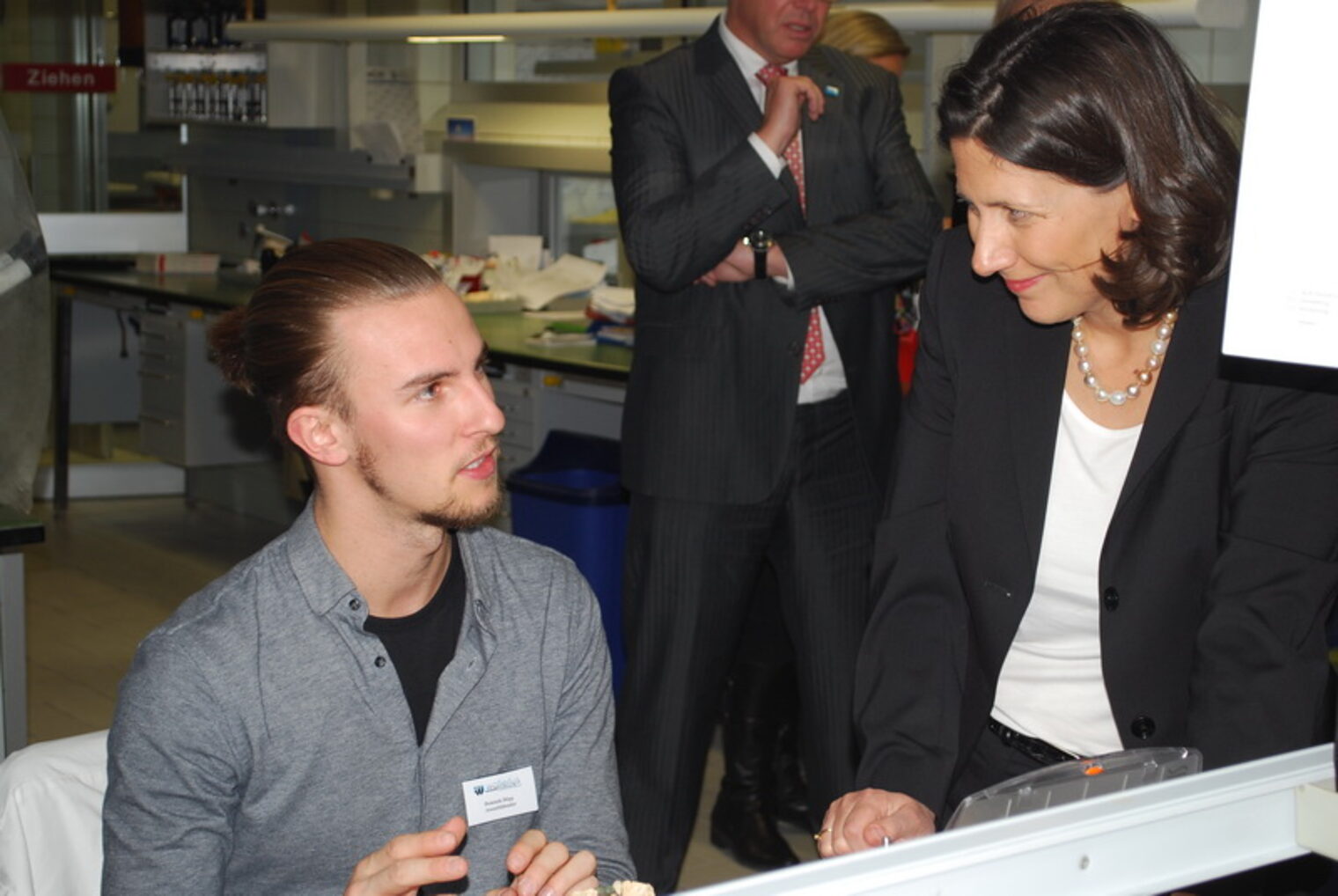 Lehrling des Monats Dominik Döpp, Zahntechniker 13
