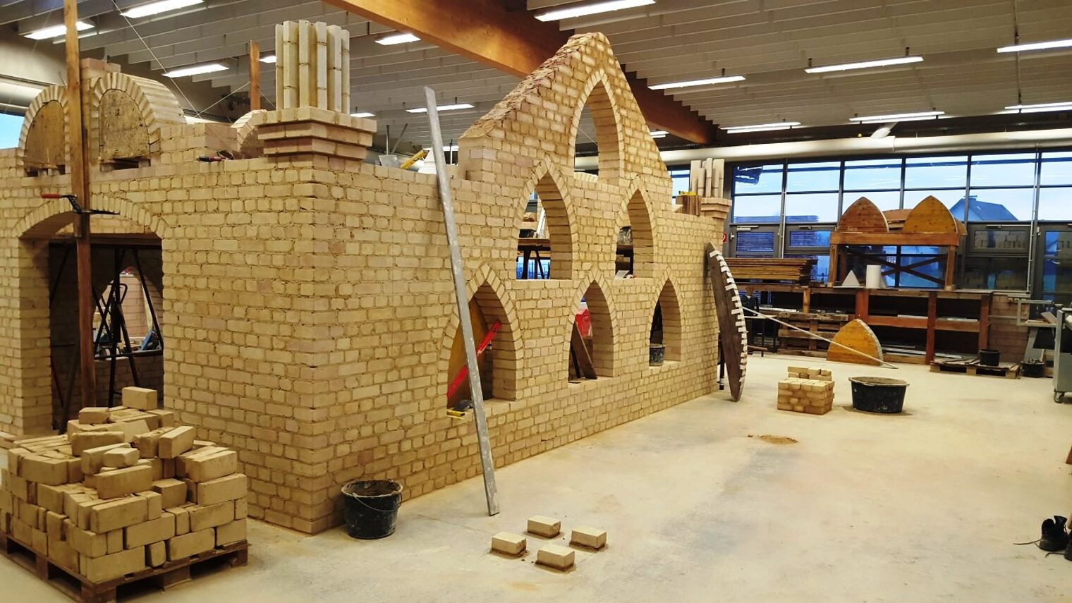 ÜLU-Projekt Bauhof Kenn Duale Studenten 2013-2015 1. und 2. Lehrjahr Bau/Ausbau Leitung: Thomas Witzmann