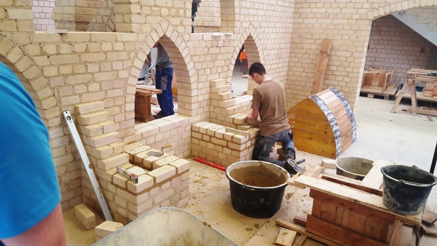 ÜLU-Projekt Bauhof Kenn Duale Studenten 2013-2015 1. und 2. Lehrjahr Bau/Ausbau Leitung: Thomas Witzmann