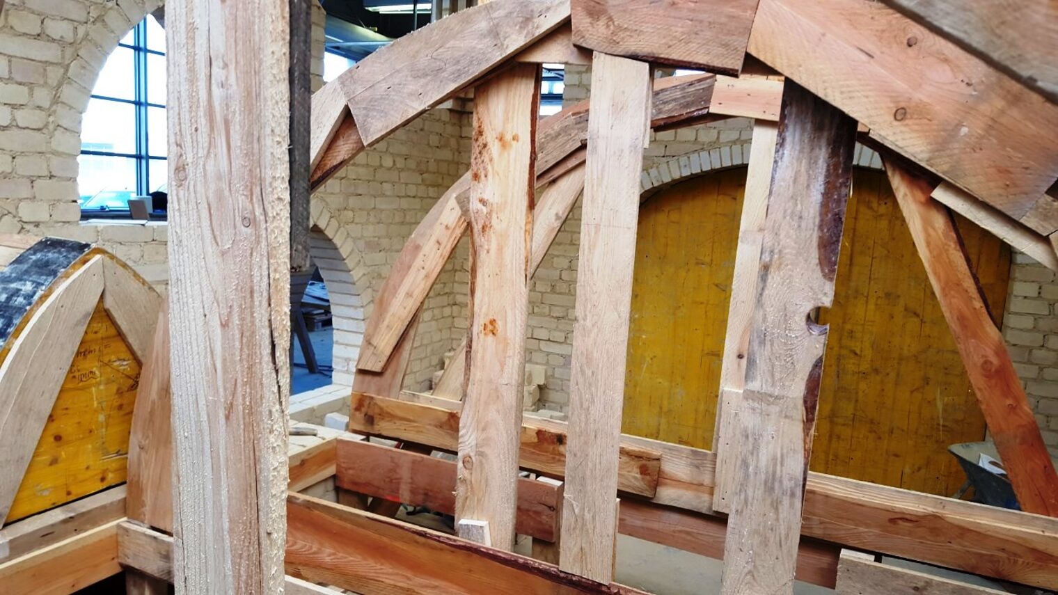 ÜLU-Projekt Bauhof Kenn Duale Studenten 2013-2015 1. und 2. Lehrjahr Bau/Ausbau Leitung: Thomas Witzmann