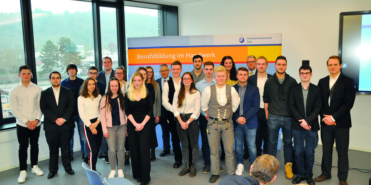 Die besten Gesellinnen und Gesellen 2019 bei der Abschlussfeier Die besten Gesellinnen und Gesellen 2019 bei der Abschlussfeier