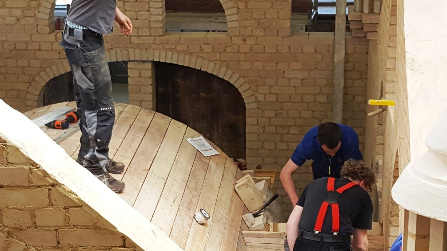 ÜLU-Projekt Bauhof Kenn Duale Studenten 2013-2015 1. und 2. Lehrjahr Bau/Ausbau Leitung: Thomas Witzmann