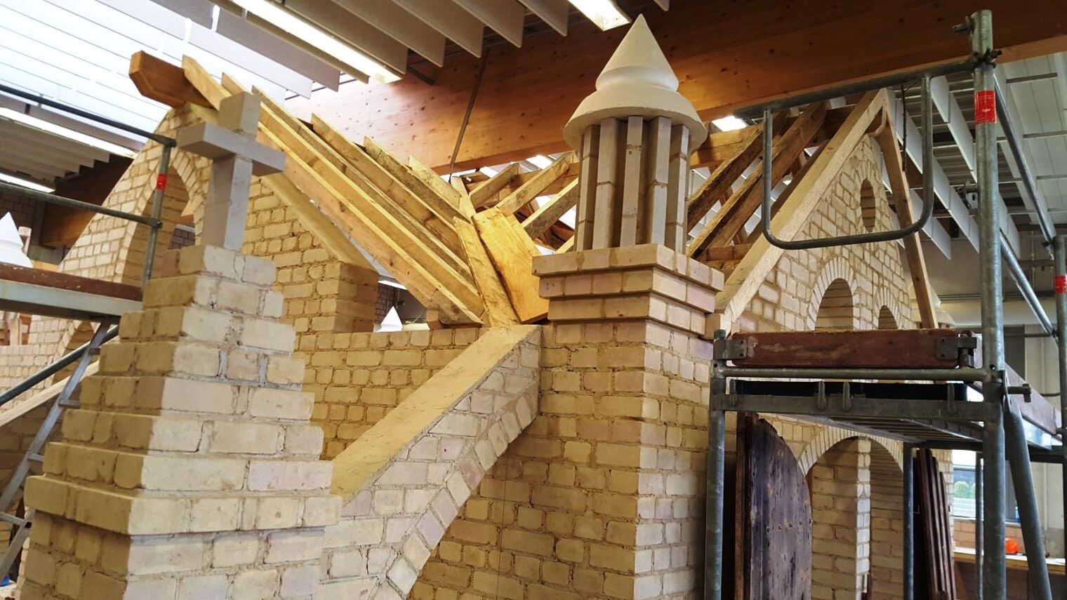 ÜLU-Projekt Bauhof Kenn Duale Studenten 2013-2015 1. und 2. Lehrjahr Bau/Ausbau Leitung: Thomas Witzmann