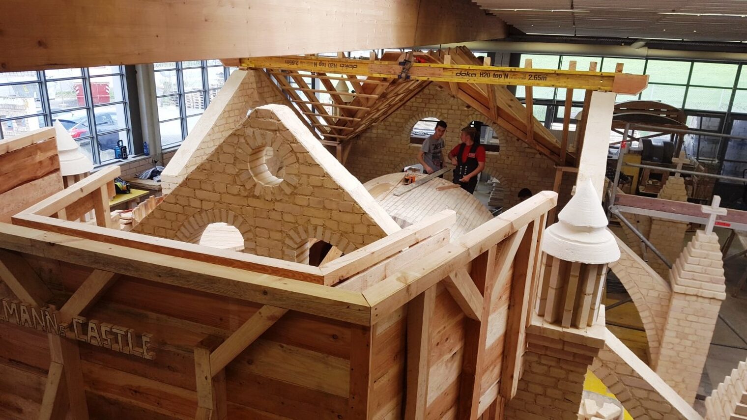 ÜLU-Projekt Bauhof Kenn Duale Studenten 2013-2015 1. und 2. Lehrjahr Bau/Ausbau Leitung: Thomas Witzmann