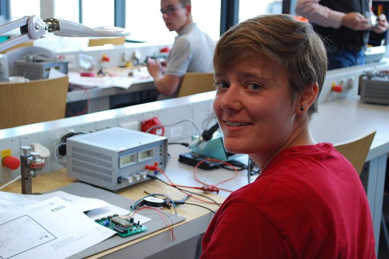 Elena Wafzig (HWK der Pfalz) 1. Landessiegerin der Informationselektroniker