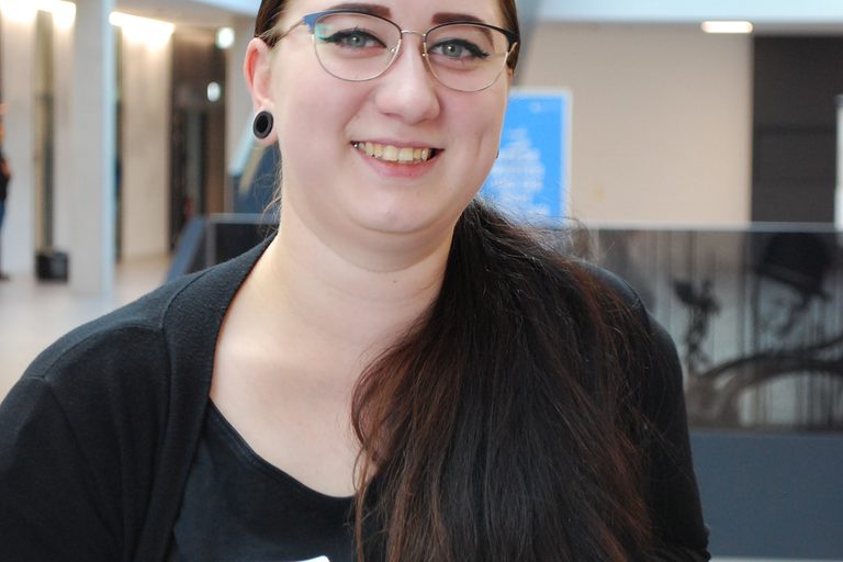 Colette Mattar (HWK Koblenz) 2. Landessiegerin der Kaufleute für Büromanagement