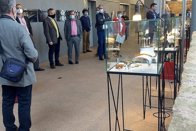 Besuch des Vereins zur Förderung des Handwerks bei der Ausstellung.