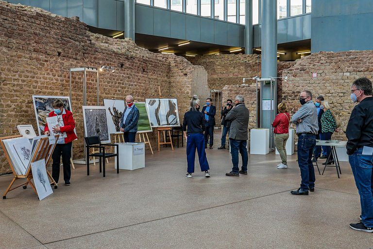 Besuch des Vereins zur Förderung des Handwerks bei der Ausstellung.