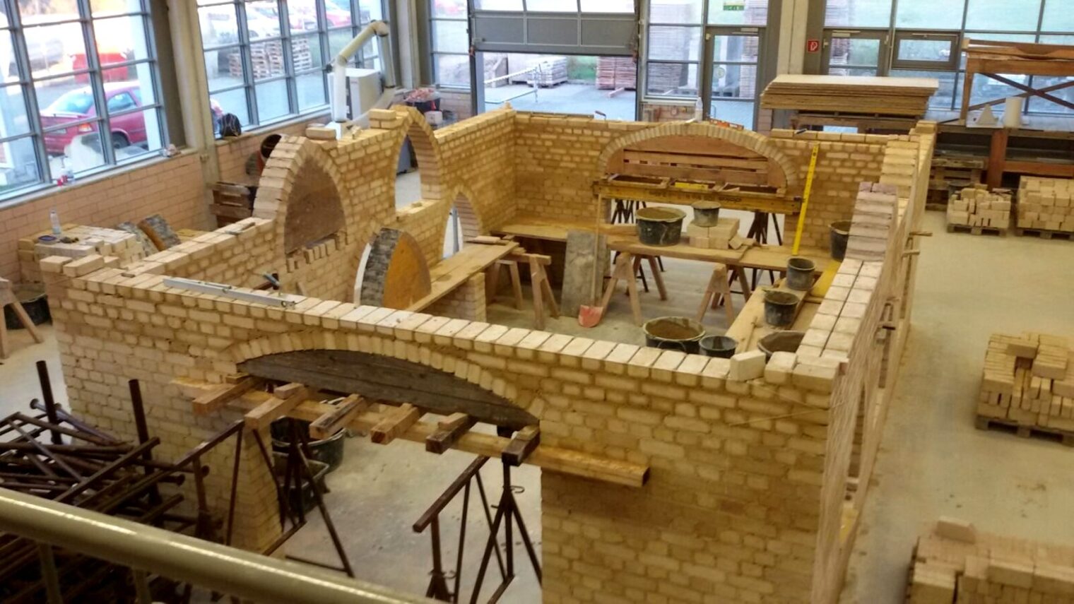 ÜLU-Projekt Bauhof Kenn Duale Studenten 2013-2015 1. und 2. Lehrjahr Bau/Ausbau Leitung: Thomas Witzmann