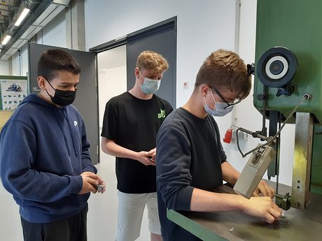 Felix, Aron und Lenn bei der Berufsorientierung Metalltechnik